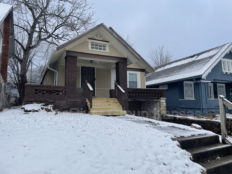 4242 Bellefontaine Ave Photo