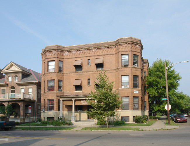 Gordon House in Columbus, OH - Foto de edificio - Building Photo