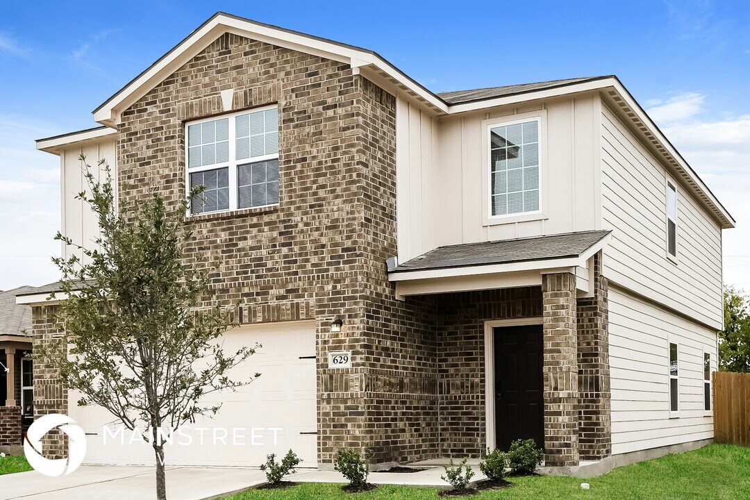 629 Greenway Trl in Canyon Lake, TX - Building Photo