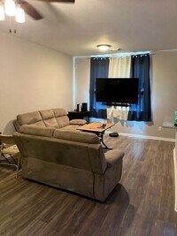 8906 Freeland St photo'