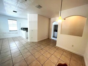 110 Jacaranda Country Club Dr in Plantation, FL - Building Photo - Building Photo