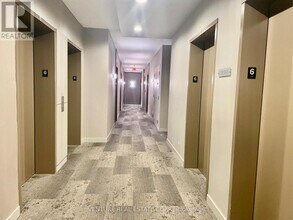 135 Village Green Square in Toronto, ON - Building Photo - Building Photo