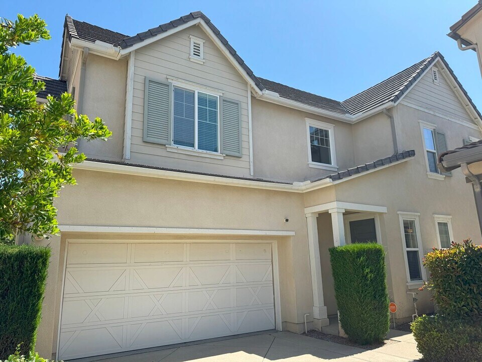 46198 Rocky Trail Ln in Temecula, CA - Building Photo