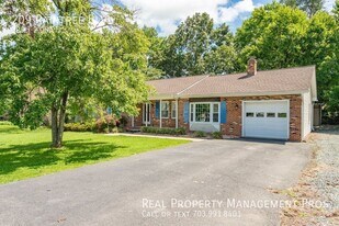 209 Raintree Blvd in Stafford, VA - Building Photo