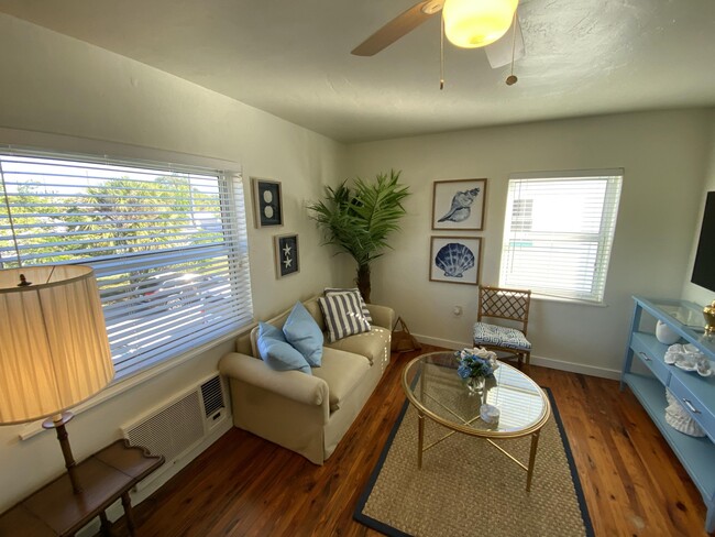 717 2nd Ave S in Lake Worth Beach, FL - Building Photo - Building Photo