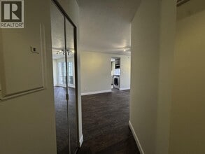 1166 Melville St in Vancouver, BC - Building Photo - Building Photo