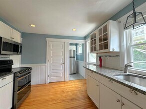 9 Gordon St, Unit 1 in Somerville, MA - Building Photo - Building Photo