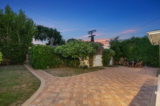 465 N Kilkea Dr in Los Angeles, CA - Building Photo - Building Photo