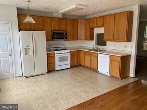 1726 Sea Pine Cir in Severn, MD - Building Photo - Building Photo