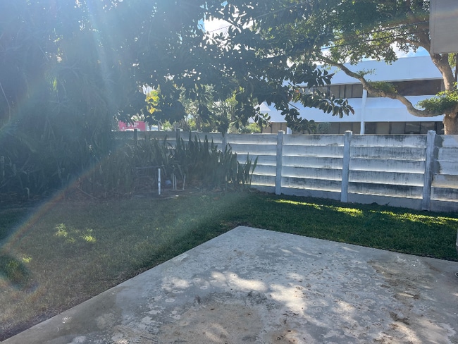 8853 Dania Dr in Palm Beach Gardens, FL - Foto de edificio - Building Photo