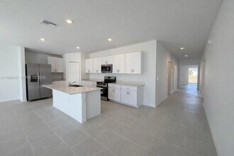 17240 Cantu Ct in North Fort Myers, FL - Building Photo - Building Photo