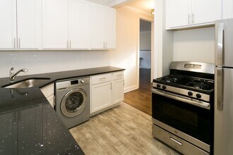 1122 Maple Ave, Unit J07P in Evanston, IL - Foto de edificio - Building Photo