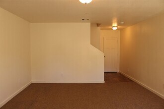 10535 Mills Rd, Unit 9C in Houston, TX - Building Photo - Building Photo