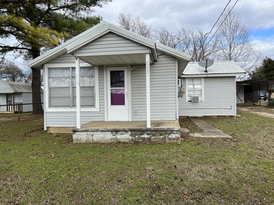 16550 County Rd 1560 in Ada, OK - Building Photo