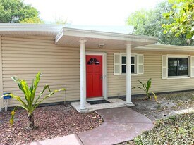 6346 Beechwood Ave in Sarasota, FL - Building Photo