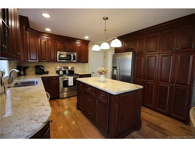 287 Black Ash Rd in Montville, CT - Building Photo - Building Photo