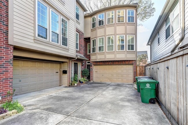 1012 Rochow St in Houston, TX - Building Photo - Building Photo