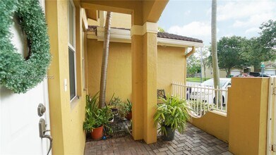928 SW 154th Path in Miami, FL - Building Photo - Building Photo