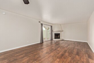 1424 N Dorsey Ln in Tempe, AZ - Building Photo - Building Photo