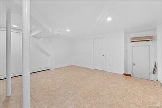 325 McLean Ave in Yonkers, NY - Building Photo - Building Photo