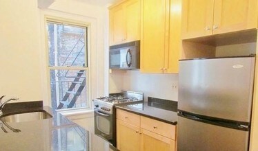 25 E 10th St-Unit -#E4 in New York, NY - Building Photo - Building Photo