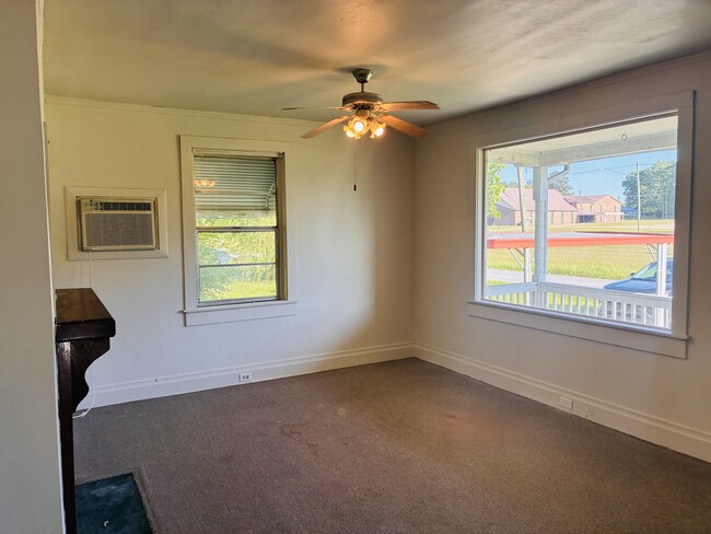 1226 Sizemore St in Gadsden, AL - Building Photo - Building Photo