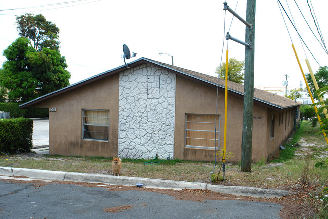 1761 2nd Ave N in Lake Worth, FL - Building Photo - Building Photo