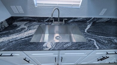 3002 Blaine St in Laredo, TX - Building Photo - Building Photo