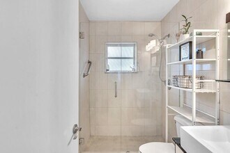 5824 N Park Rd in Fort Lauderdale, FL - Building Photo - Building Photo