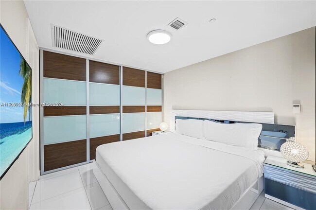 485 Brickell Ave, Unit 3109 in Miami, FL - Foto de edificio - Building Photo