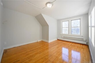 49 Johnson St, Unit 3 in Waterbury, CT - Building Photo - Building Photo