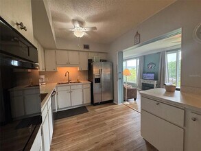 2449 Columbia Dr, Unit 67 in Clearwater, FL - Building Photo - Building Photo