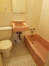 423 E 77th St-Unit -2-B in New York, NY - Building Photo - Building Photo