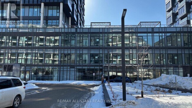 1 Quarrington Lane in North York, ON - Building Photo - Building Photo