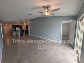 367 Argyll Dr in Spring Hill, FL - Building Photo - Building Photo