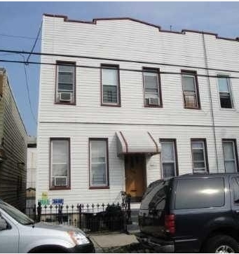 16-50 Hancock St in Ridgewood, NY - Building Photo