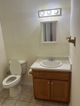 1207 Canal St, Unit 4 in Pascagoula, MS - Foto de edificio - Building Photo