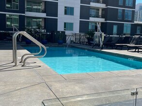 425 W Beech, Unit 1054 in San Diego, CA - Foto de edificio - Building Photo