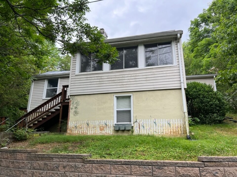 19 Hook Ln in Lexington, VA - Building Photo