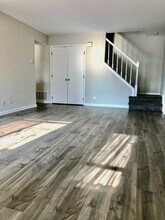 932 Monroe Ct in Vernon Hills, IL - Building Photo - Building Photo