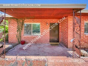 2702 N Richey Blvd in Tucson, AZ - Building Photo - Building Photo