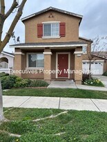 4375 Anderson Way in Merced, CA - Building Photo