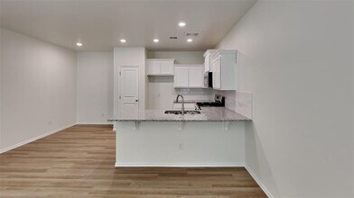 11501 Mackenzie Wy in Yukon, OK - Building Photo - Building Photo