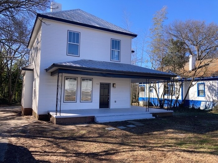 708 E Whitner St in Anderson, SC - Building Photo
