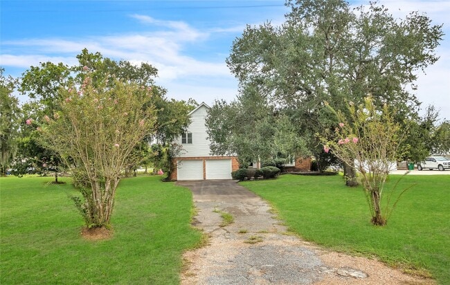 108 Woodland Rd in Lake Jackson, TX - Building Photo - Building Photo