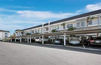 4400 Exeter Dr in Longboat Key, FL - Building Photo - Building Photo