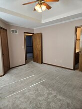 1517 NE Auburn Dr in Lee's Summit, MO - Building Photo - Building Photo