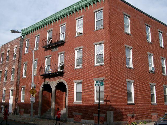 212 Maverick St, Unit 4 in Boston, MA - Foto de edificio