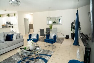 2710 NW 5th St in Pompano Beach, FL - Building Photo - Building Photo