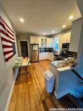 731 Parker St in Boston, MA - Foto de edificio - Building Photo